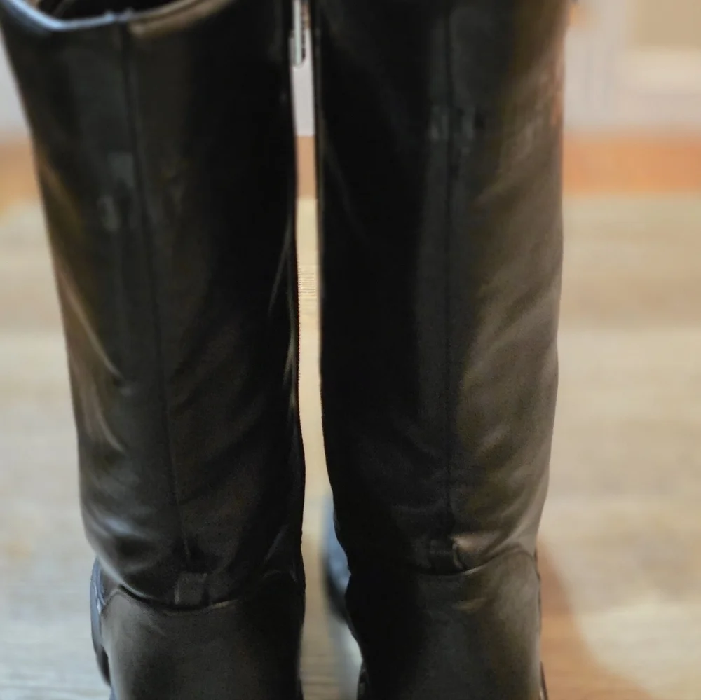 DKNY-  Girls Black Gabby Tall Boot. Size 3